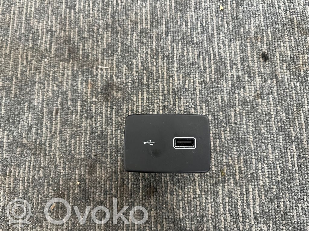 Fiat Ducato USB socket connector 
