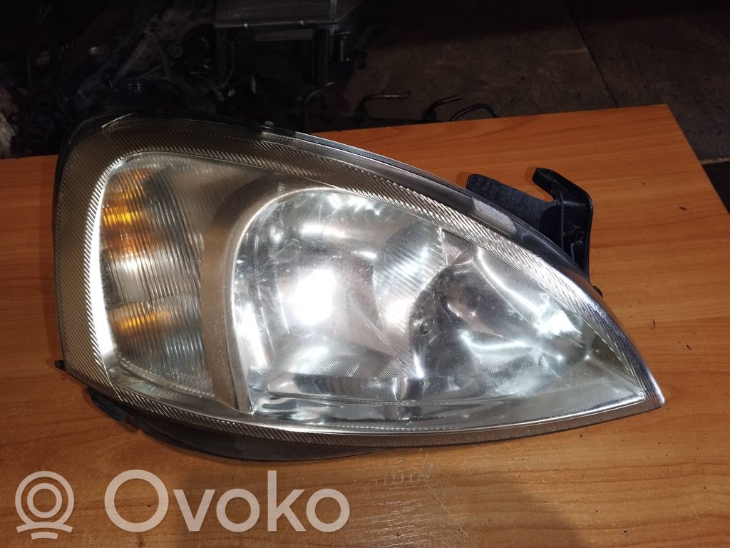 Opel Corsa C Phare frontale 