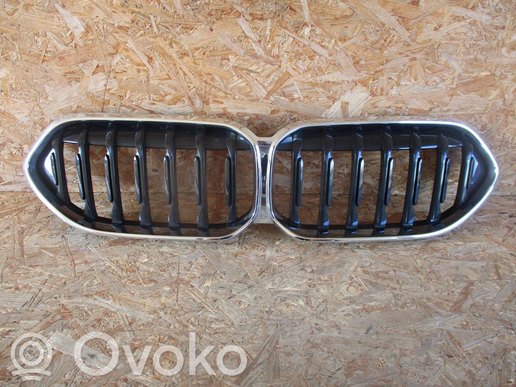 BMW 2 F44 Front bumper upper radiator grill 