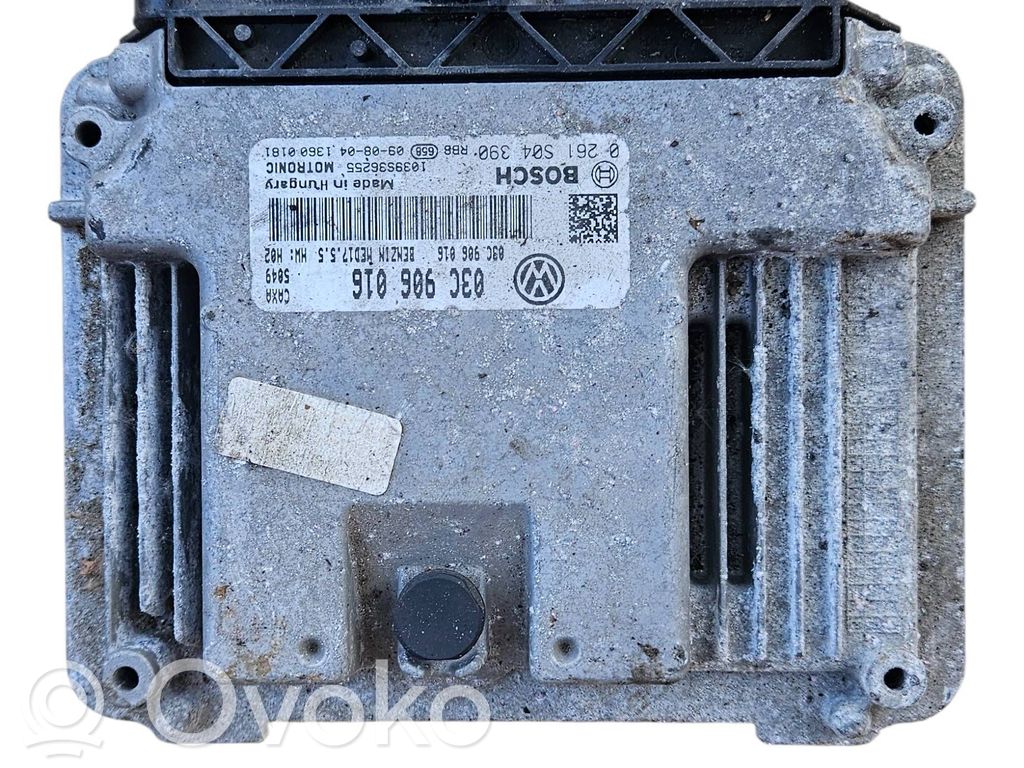 Volkswagen Golf VI Engine control unit/module 