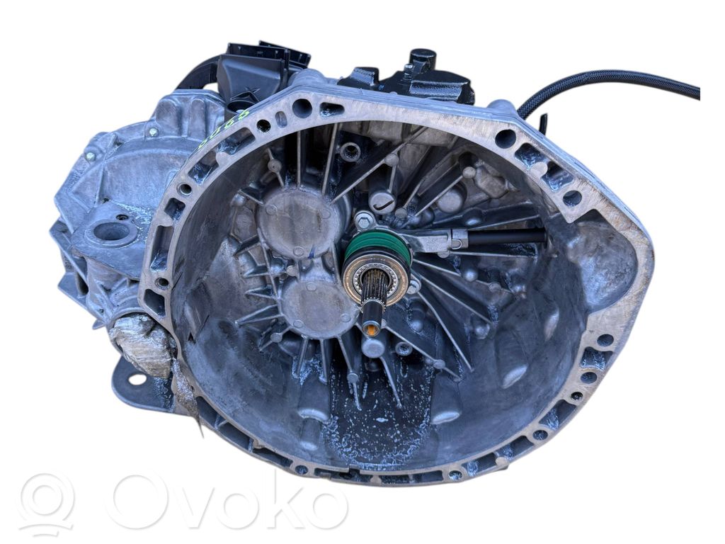 Renault Master III Manual 6 speed gearbox 
