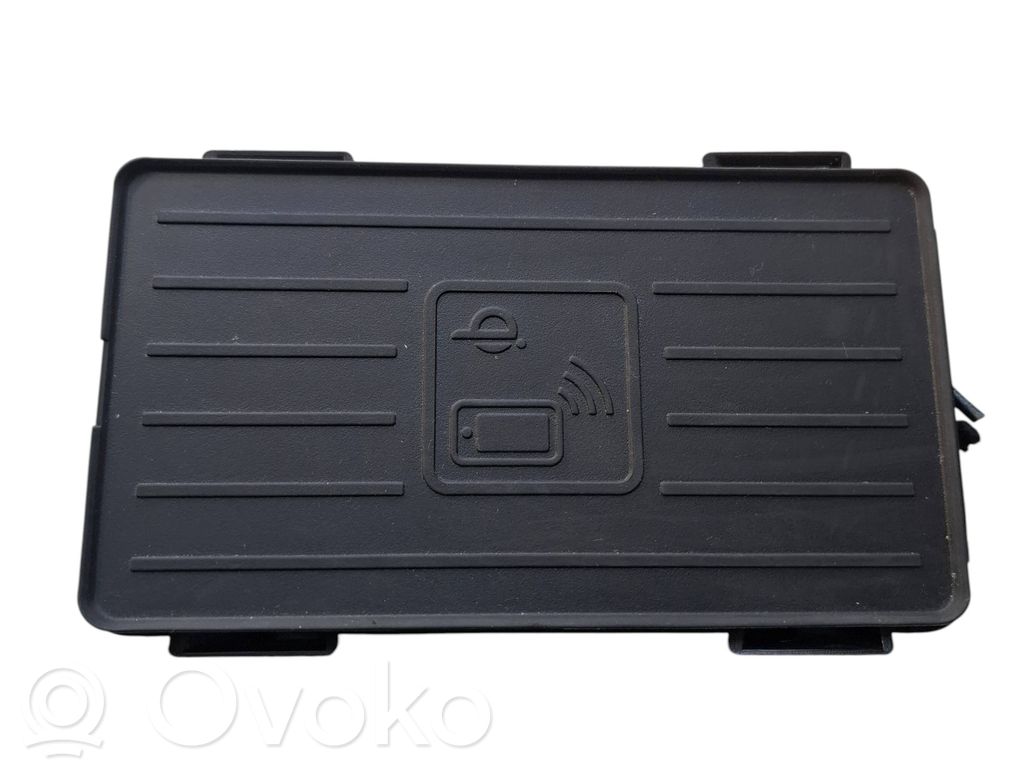 Seat Arona Wireless charging module 