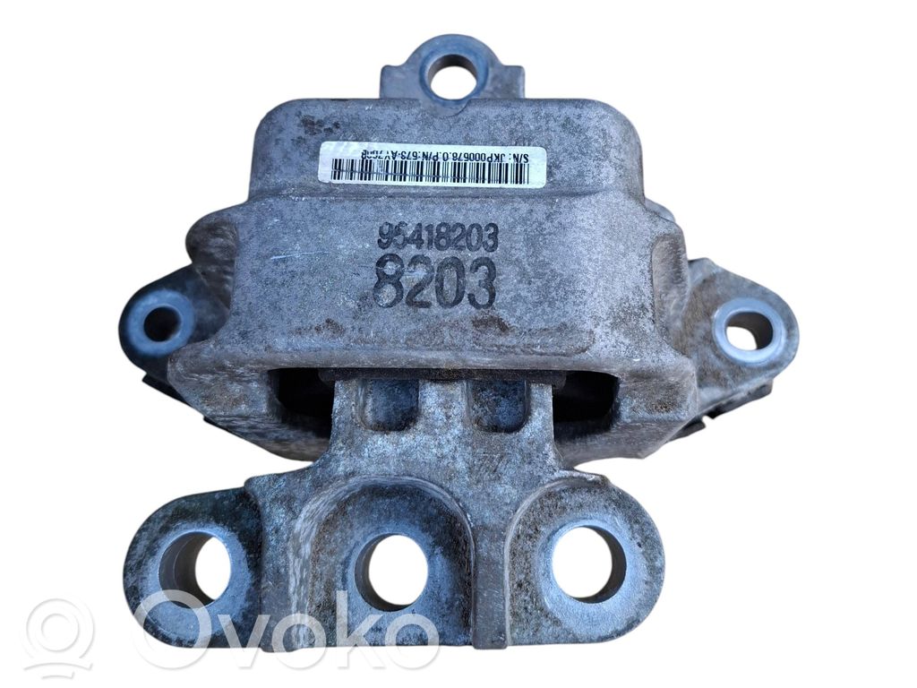 Engine mount bracket   95418203,8203