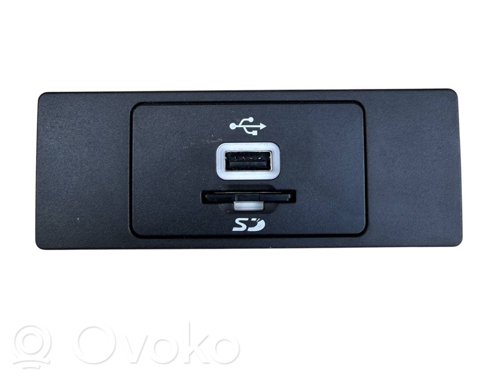 Ford Mondeo MK V USB jungtis 