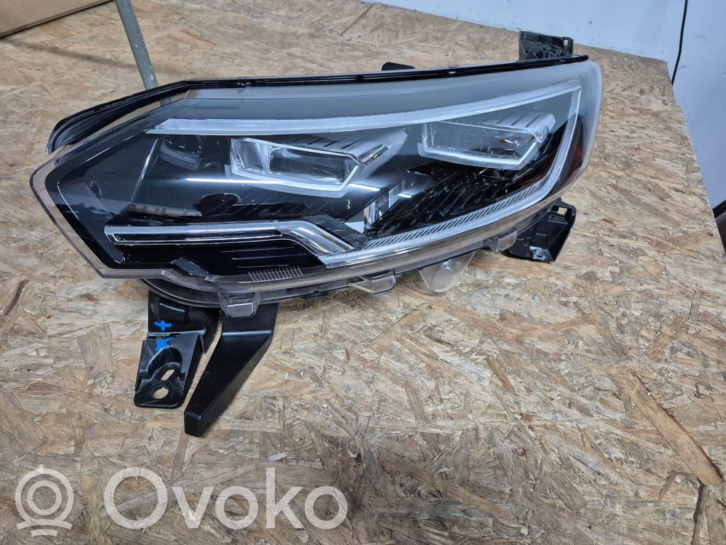 Renault Espace V (RFC) Far 