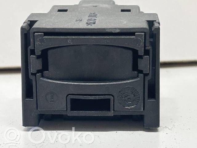 Užvedimo spynelė   31305,6954717,10862510