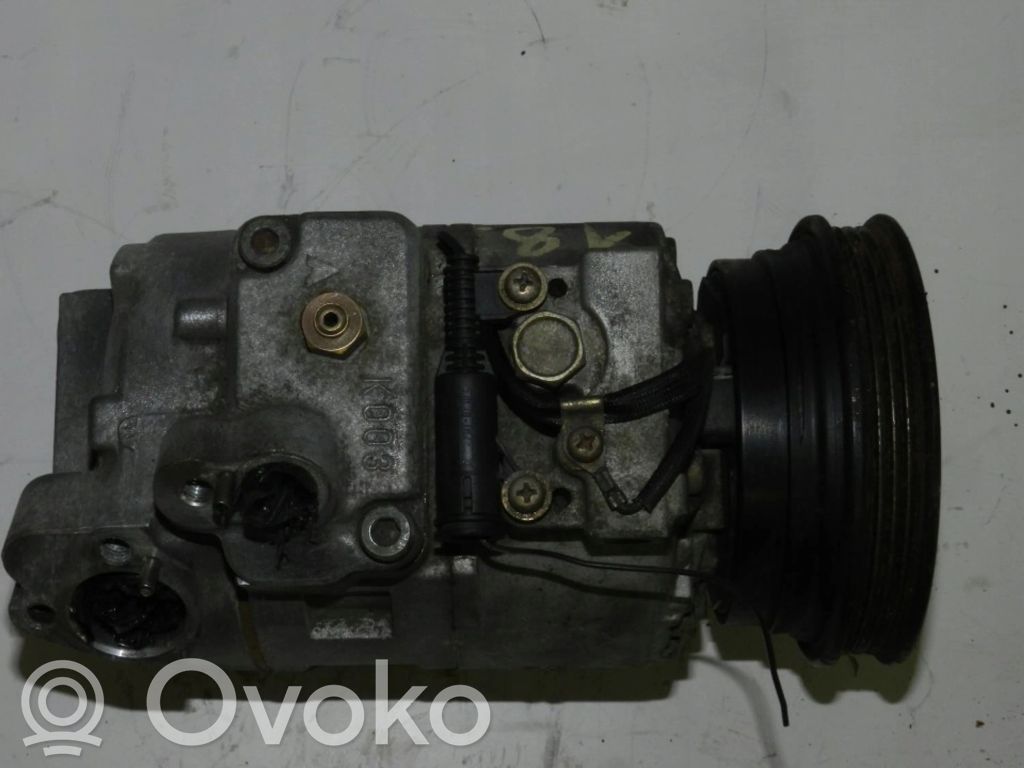 BMW 5 E39 Ilmastointilaitteen kompressorin pumppu (A/C) 