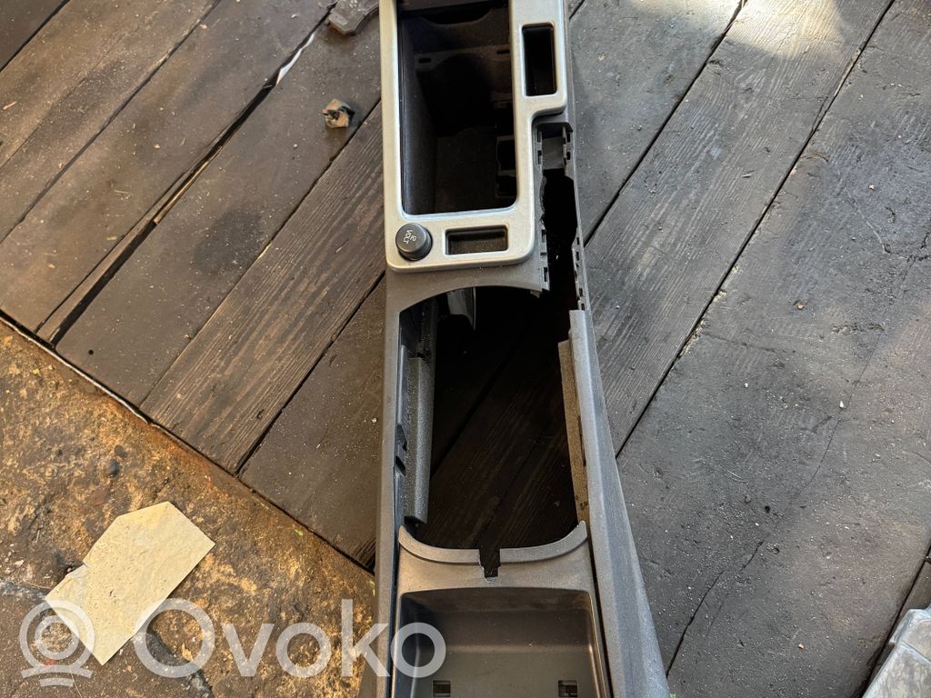 Volvo V50 Center console 
