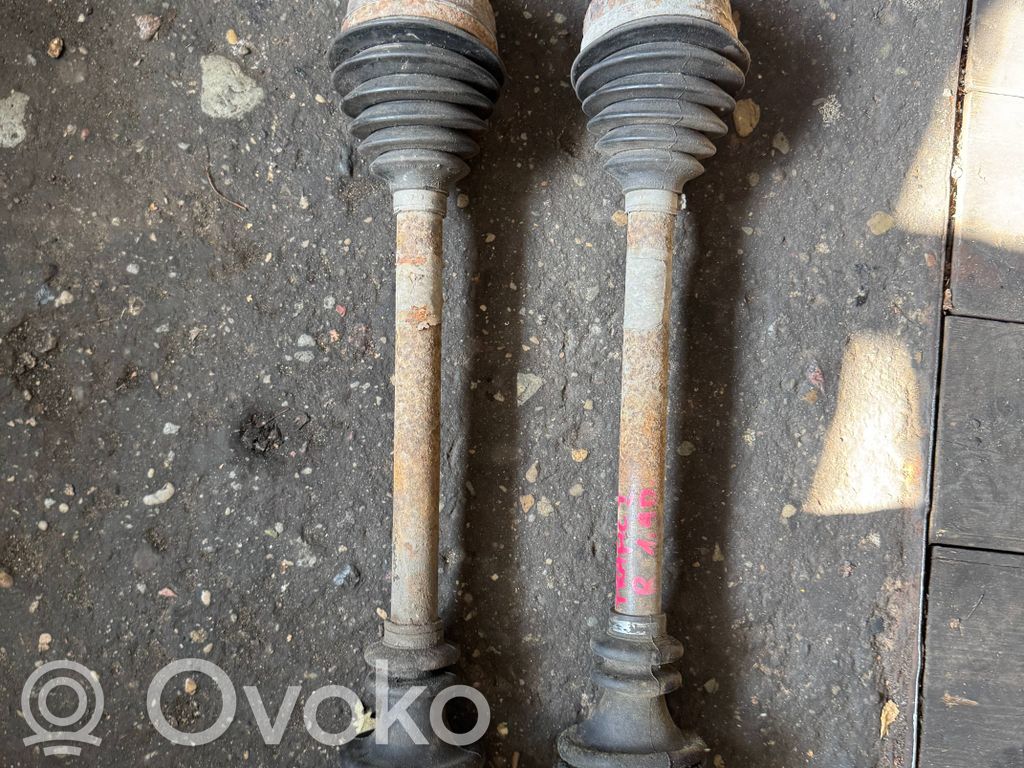 Front driveshaft   33323