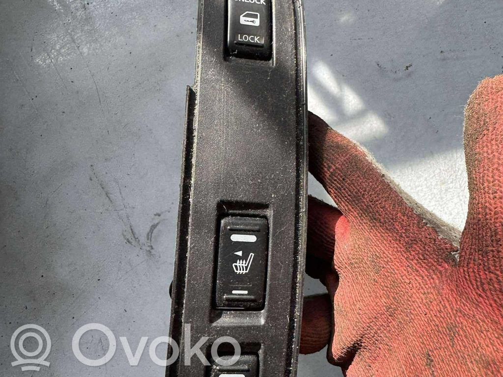 Nissan Micra Seat heating switch 