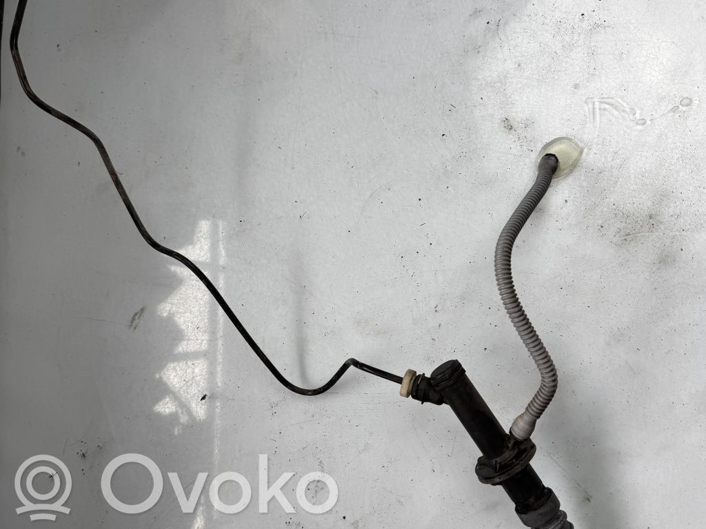 Renault Clio IV Clutch slave cylinder 