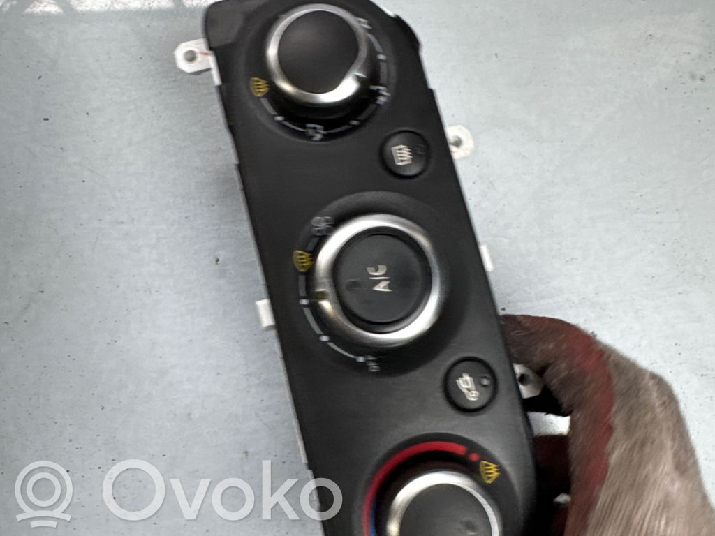 Renault Clio IV Climate control unit 