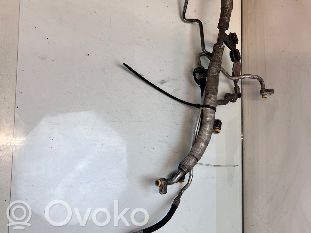 BMW 5 E60 E61 Ilmastointilaitteen putki (A/C) 