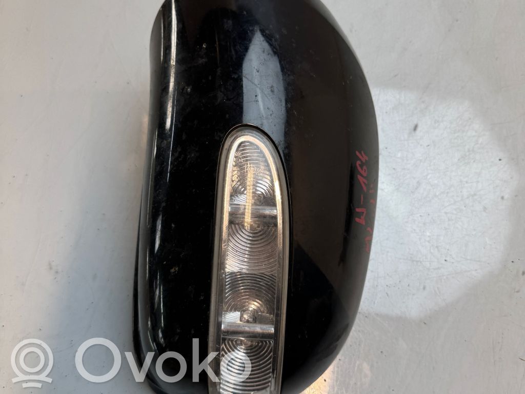 Mercedes-Benz ML W164 Veidrodėlio plastikinė apdaila 
