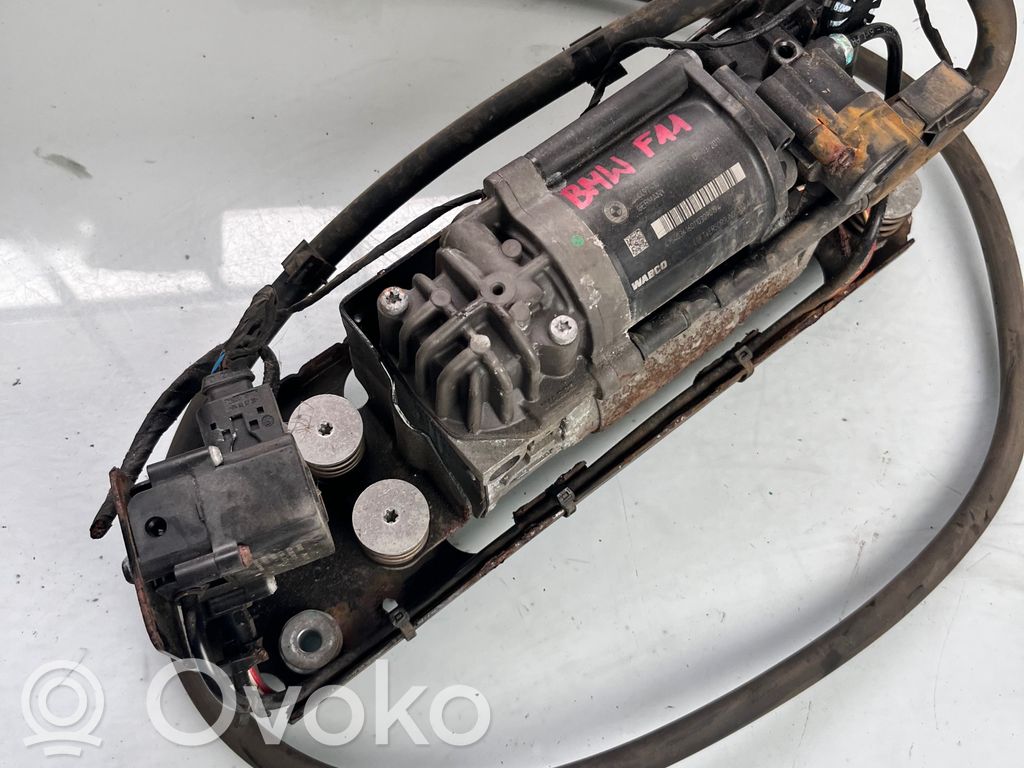 BMW 5 F10 F11 Kompresor zawieszenia tylnego pneumatycznego 