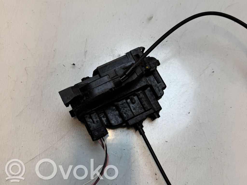 Renault Clio III Front door lock 