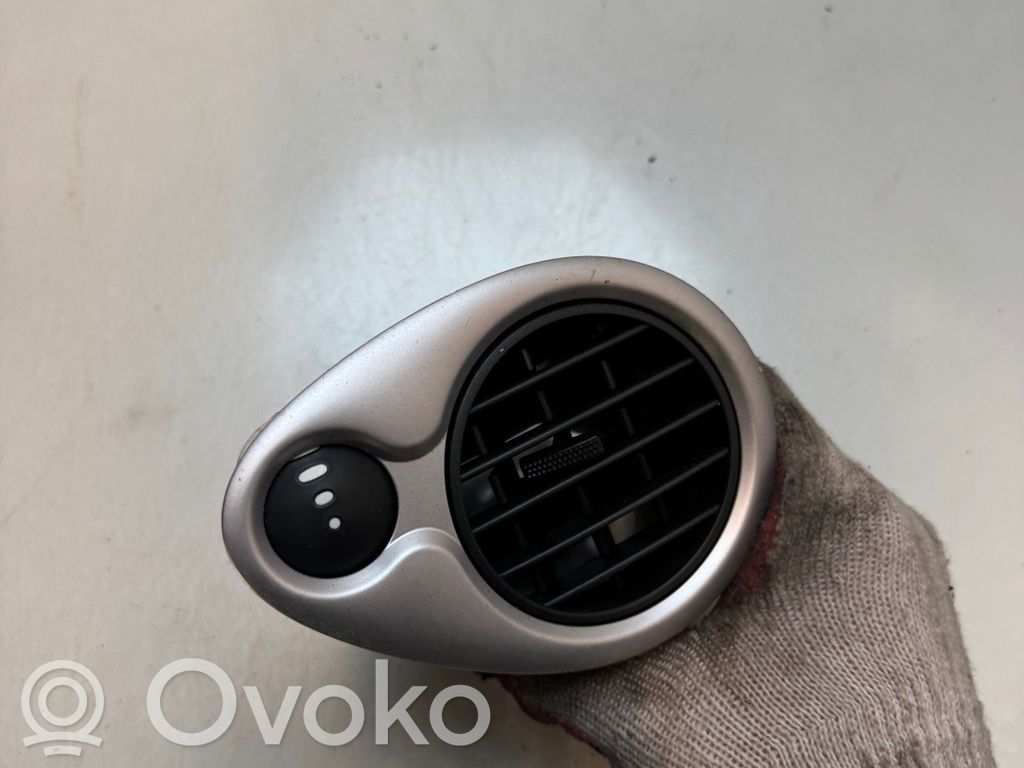 Renault Clio III Dashboard side air vent grill/cover trim 