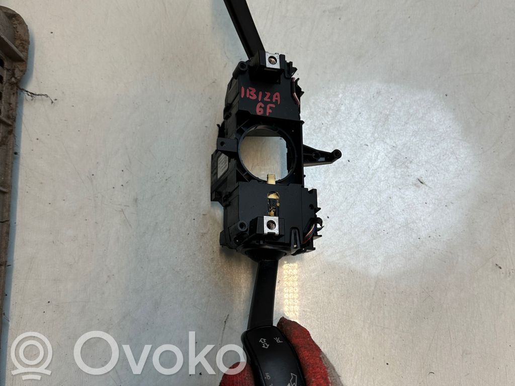 Seat Ibiza V (KJ) Interruptores/botones de la columna de dirección 