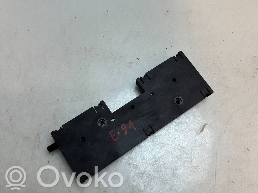 BMW 3 E90 E91 Antenos stiprintuvas 
