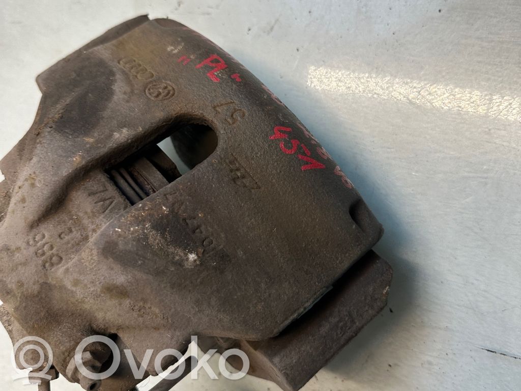 Volkswagen PASSAT B5 Caliper de freno delantero 