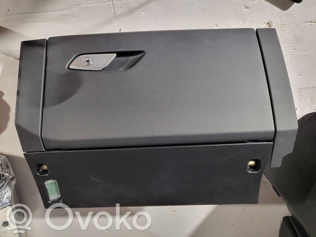 Daiktadėžė   4K1857035B,T0530463,2001348X