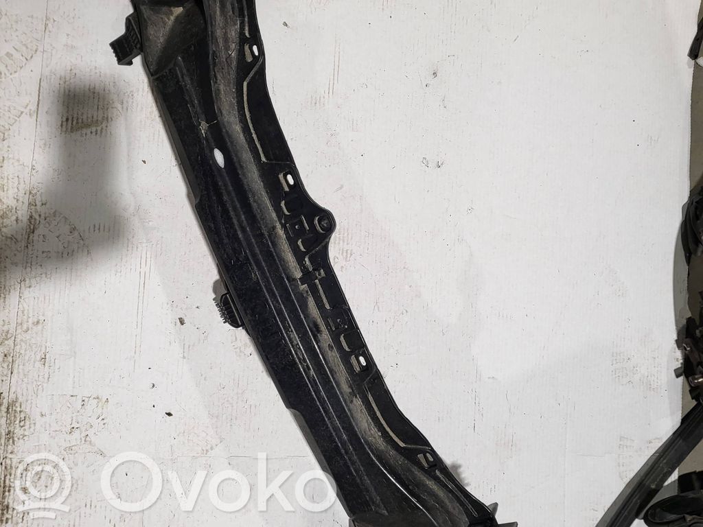 KIA Xceed Takapuskurin tukipalkki 