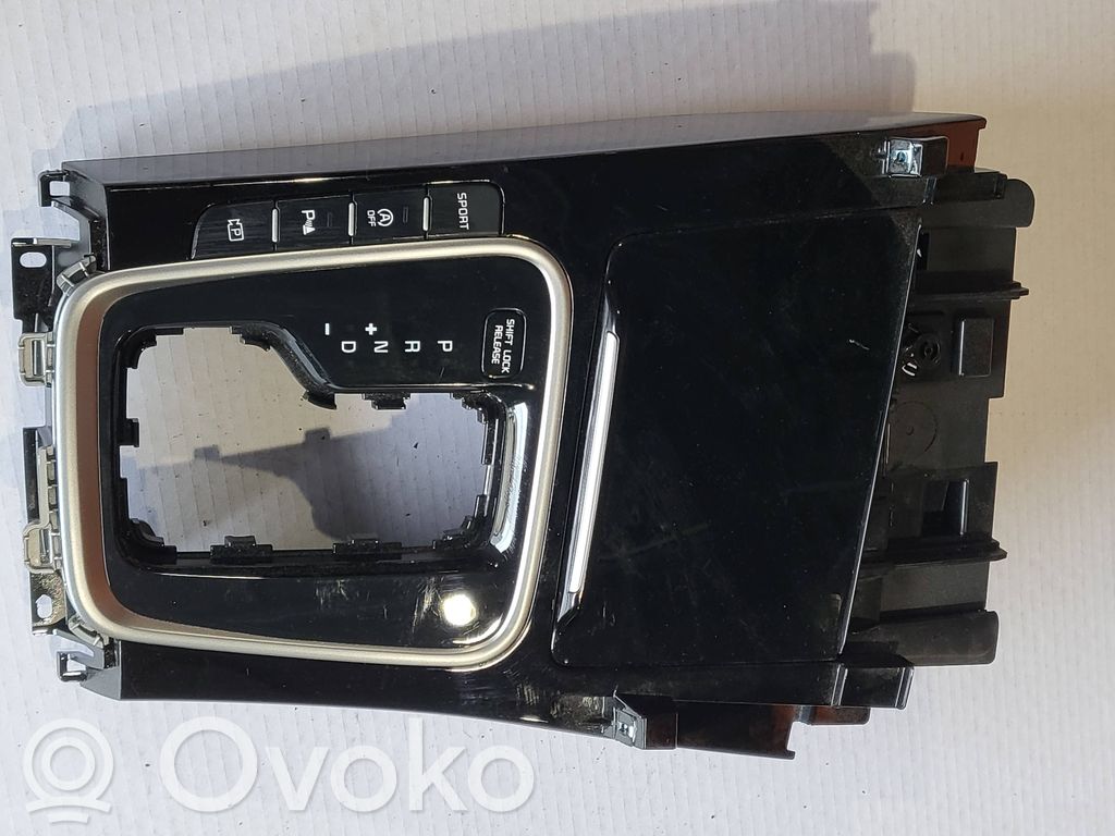 KIA Xceed Consola de plástico de la palanca de cambios 