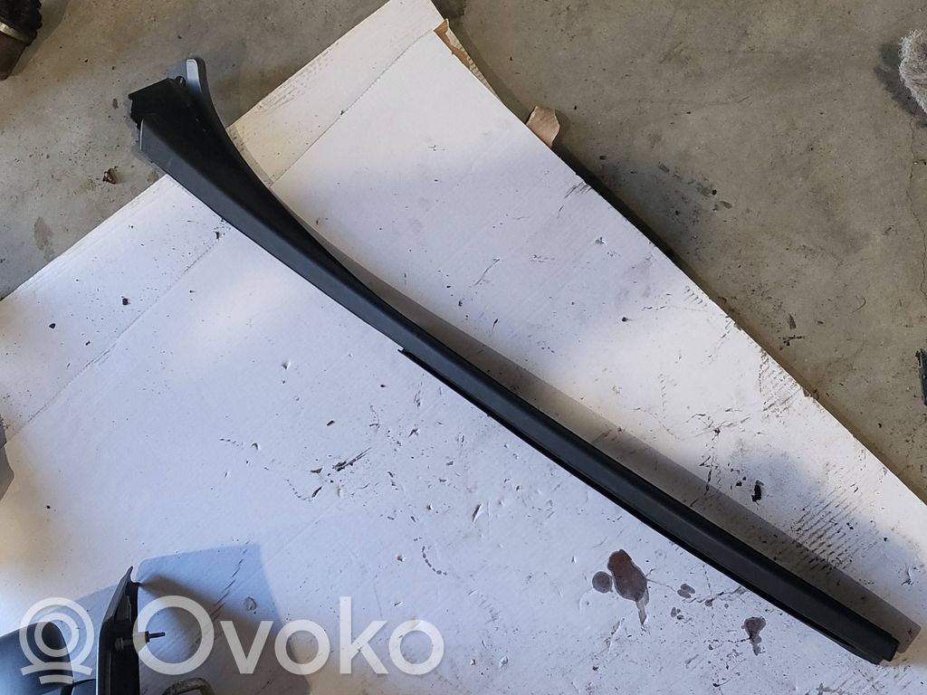 Windshield trim   93867906,104553A1,104A555A1