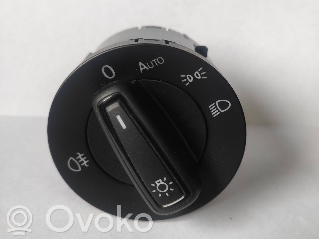 Volkswagen Polo VI Light switch 