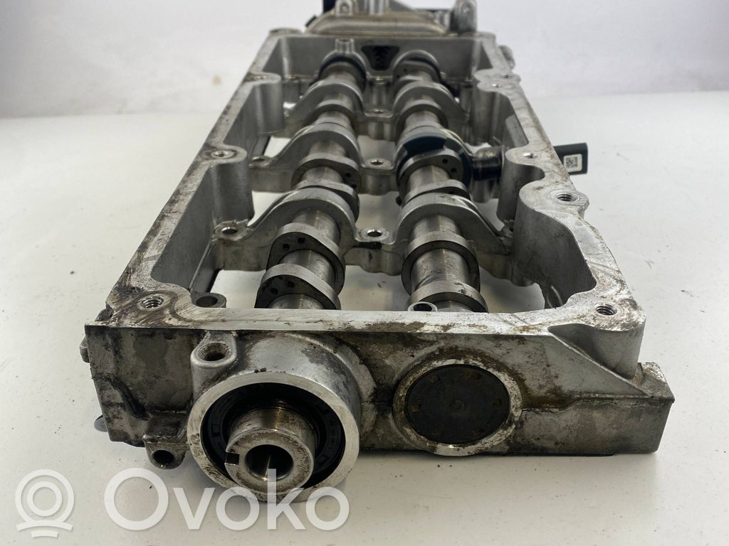 Volkswagen PASSAT B8 Camshaft 