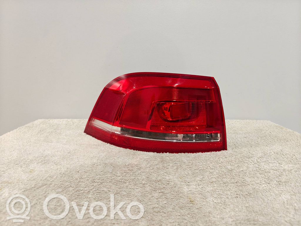 Volkswagen PASSAT B7 Lampa tylna 