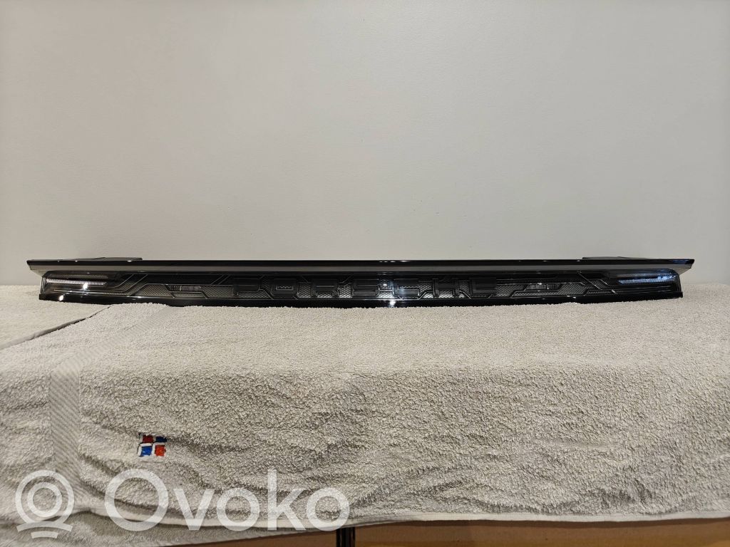 Porsche Taycan 9J1 Takaluukun takavalot 