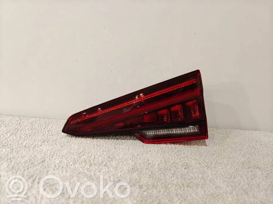 Audi A4 S4 B9 Lampy tylnej klapy bagażnika 