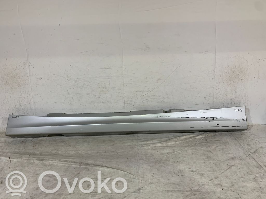 Slenkstis   51777184353