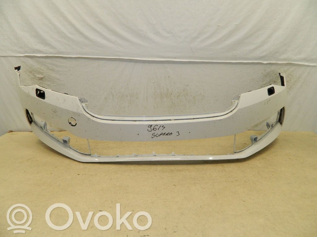 Skoda Superb B8 (3V) Parachoques delantero 
