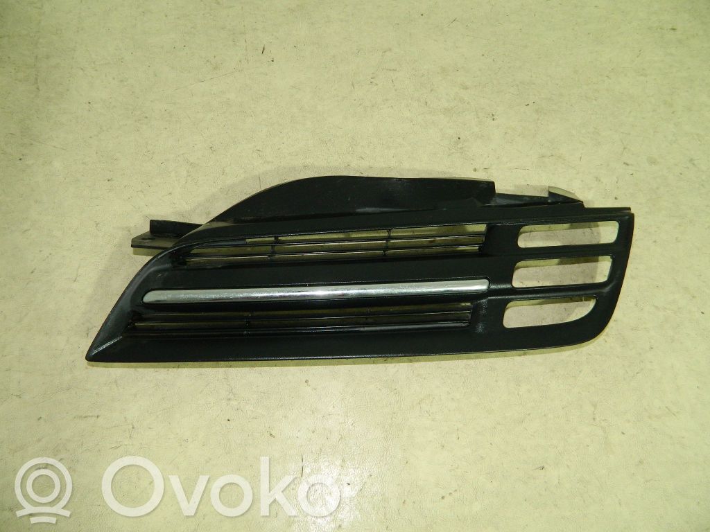 Nissan Micra ACC sensora režģis 