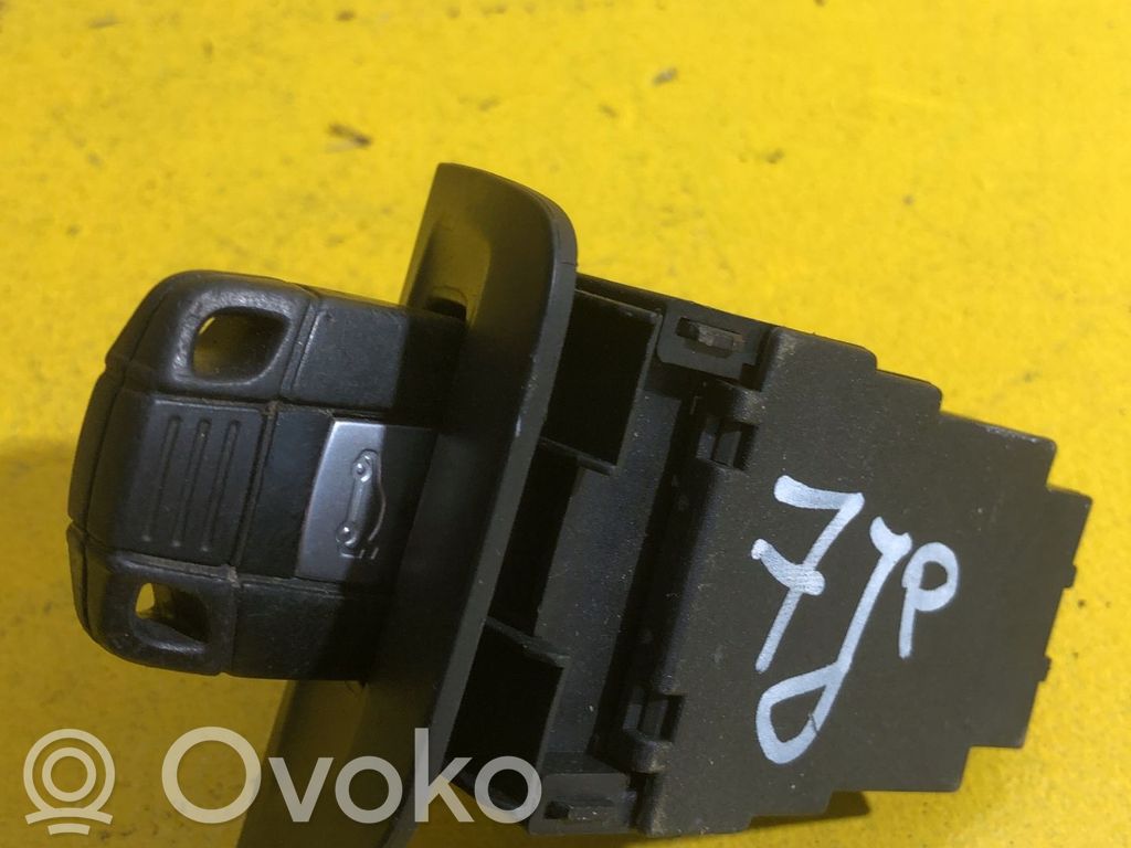 BMW 1 E82 E88 Ignition lock 