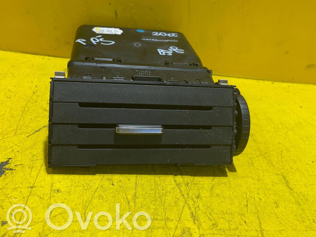 Ford C-MAX I Dysze / Kratki środkowego nawiewu deski rozdzielczej 