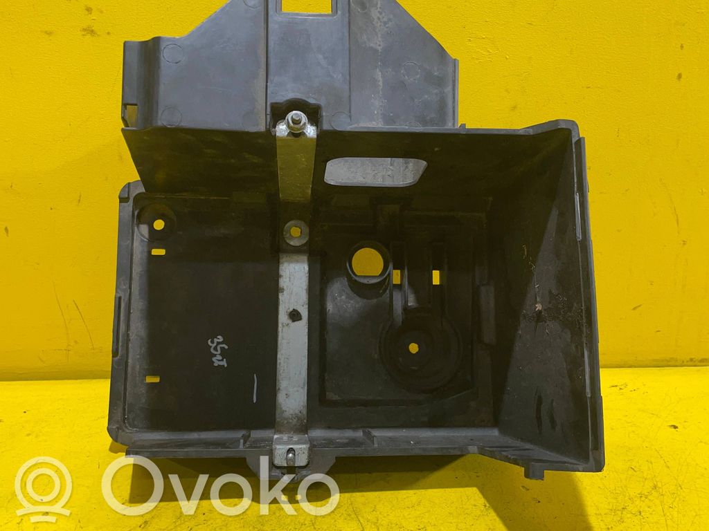 Mocowanie akumulatora   3M51107236L