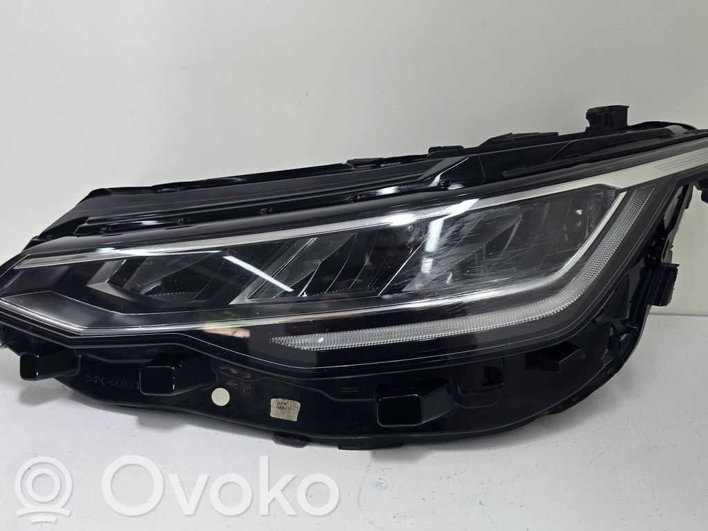 Volkswagen Golf VIII Scheinwerfer 