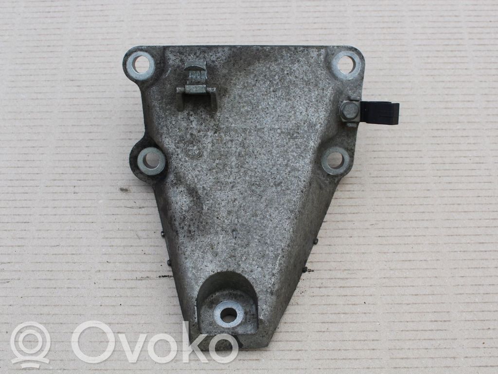 BMW X3 E83 Engine mounting bracket 