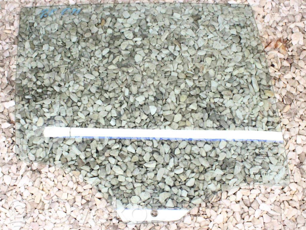 Rear door window glass   7119978