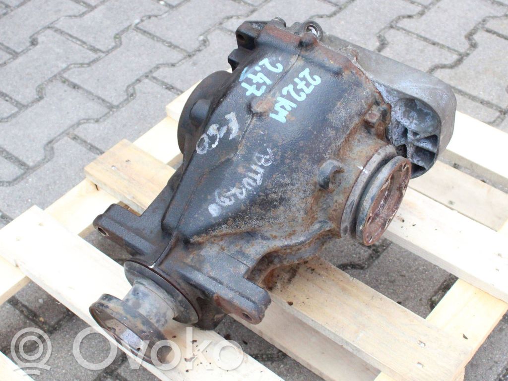 BMW 5 E60 E61 Aizmugurējais reduktors 
