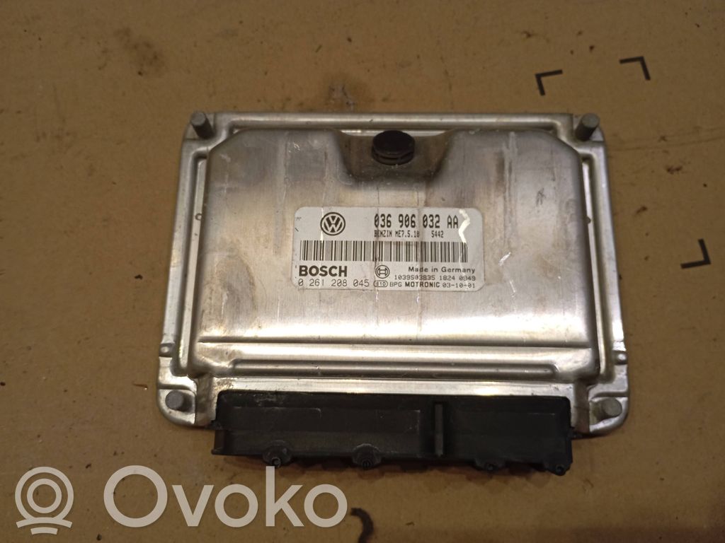 Volkswagen Golf V Engine control unit/module 
