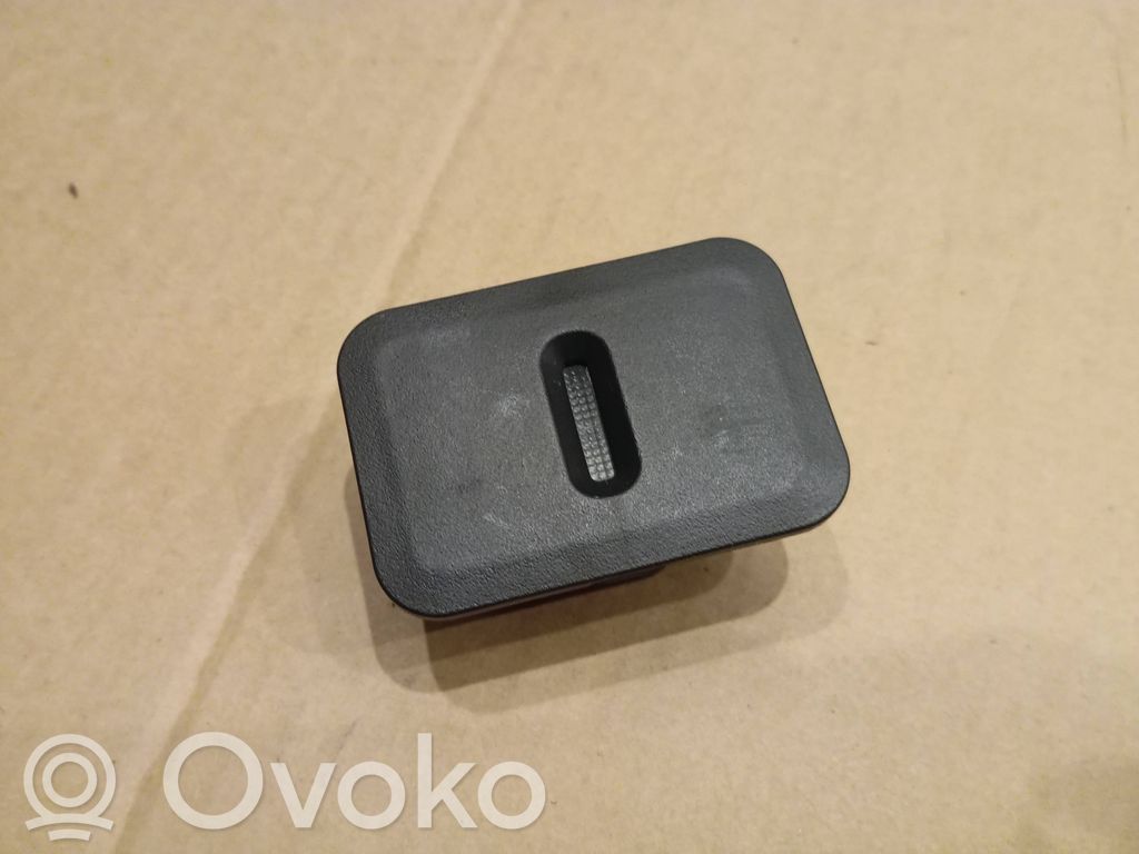 KIA Ceed Steering wheel column trim 