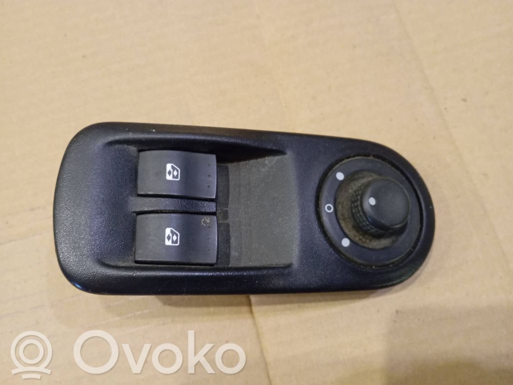 Renault Master II Electric window control switch 