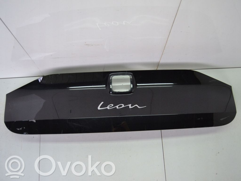 Seat Leon IV Moldura de la puerta trasera 