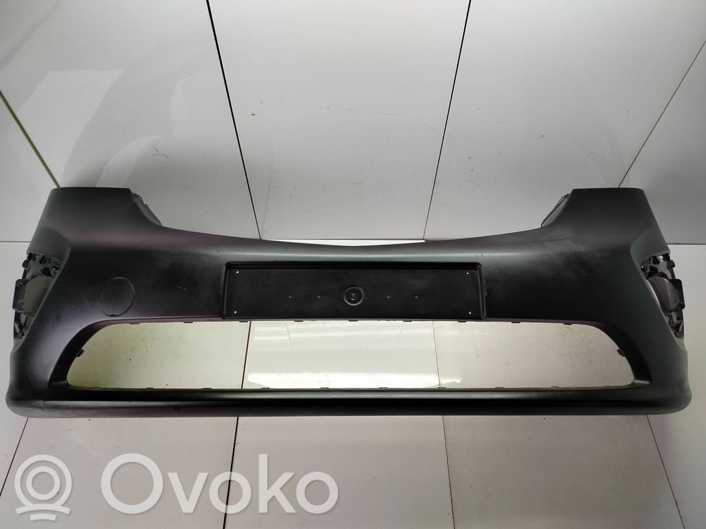 Opel Vivaro Zderzak przedni 