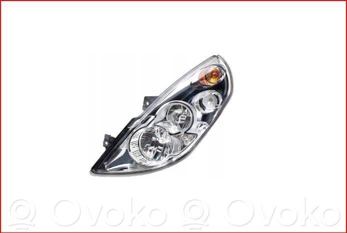 Opel Movano B Lampa przednia 