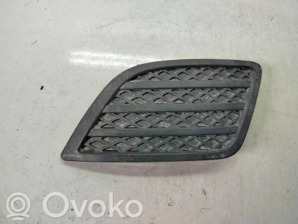 Ford Fiesta Etupuskurin alempi jäähdytinsäleikkö 